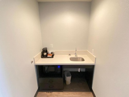 Pinetop Studio Suites - image 20
