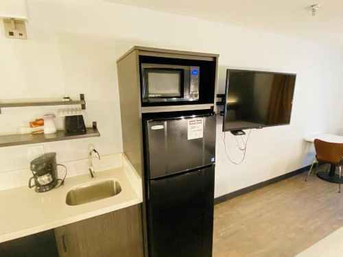 Pinetop Studio Suites - image 29