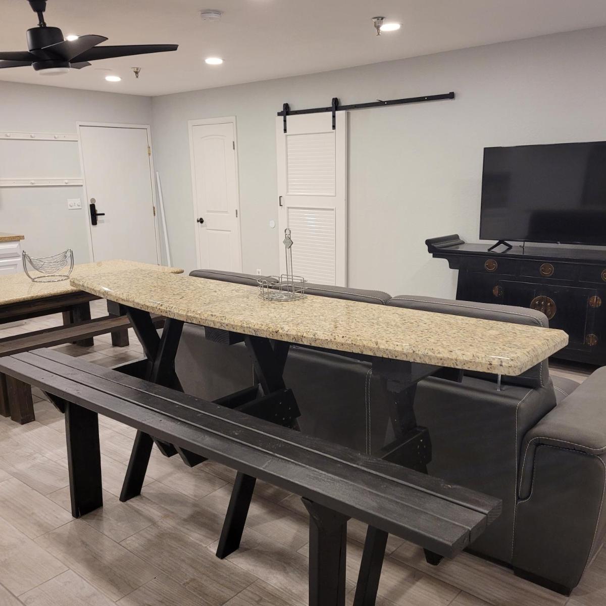 Pinetop Studio Suites - image 3