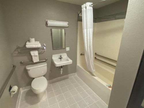 Pinetop Studio Suites - image 30