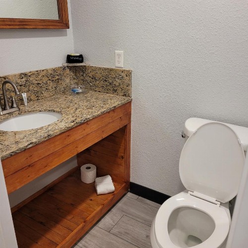 Pinetop Studio Suites - image 34