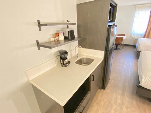 Pinetop Studio Suites - image 6
