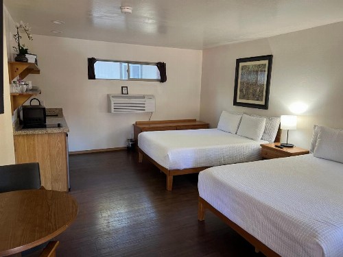 TimberLodge Inn - image 32