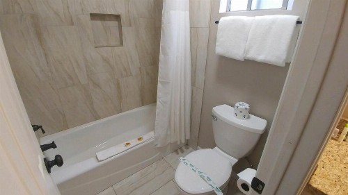 TimberLodge Inn - image 40