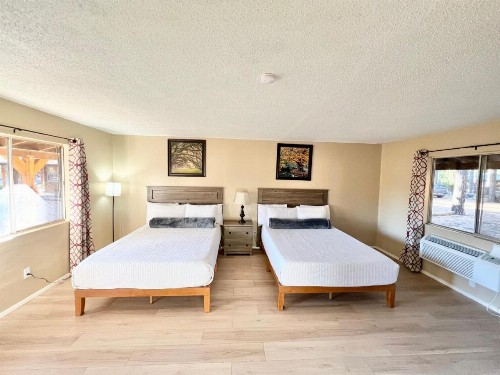 TimberLodge Inn - image 43