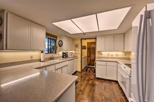 Family Friendly Pinetop Lakes Country Club Cabin! - image 10