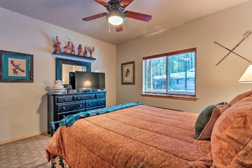 Lavish Cabin with Deck Less Than 3 Mi to Pinetop Country Club - image 7