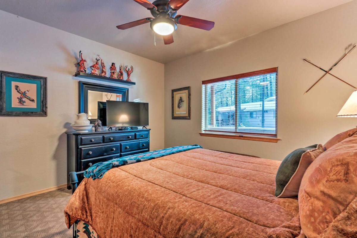 Lavish Cabin with Deck Less Than 3 Mi to Pinetop Country Club - image 7