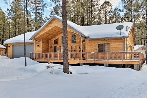 Lavish Cabin with Deck Less Than 3 Mi to Pinetop Country Club - image 8