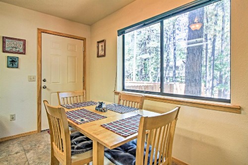 Pinetop Country Club Home with 2 Decks and Private Yard - image 11