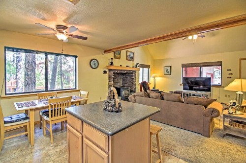 Pinetop Country Club Home with 2 Decks and Private Yard - image 6