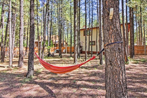 Pinetop Country Club Home with 2 Decks and Private Yard - image 8