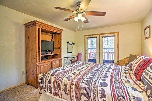 Pinetop Country Club Home with 2 Decks and Private Yard - image 9