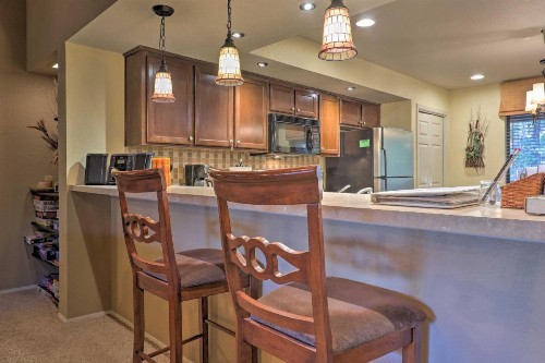 Pinetop Condo with Balcony Less Than 30 Mi to Sunrise Ski! - image 12