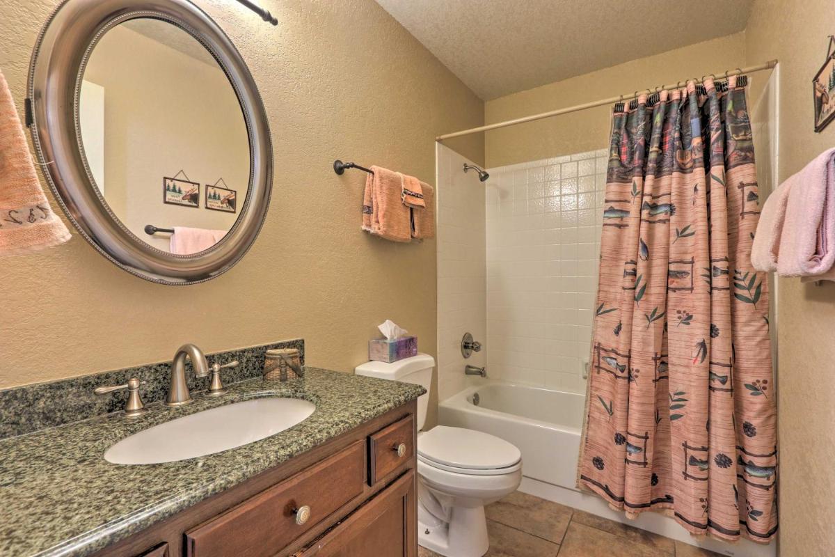 Pinetop Condo with Balcony Less Than 30 Mi to Sunrise Ski! - image 7