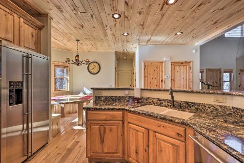 Cozy High Country Log Cabin Hike Fish Golf Ski - image 5