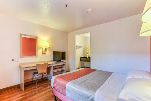 Motel 6-Pinole CA - image 20