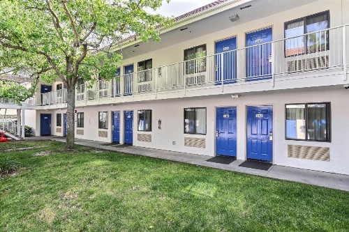 Motel 6-Pinole CA - image 3