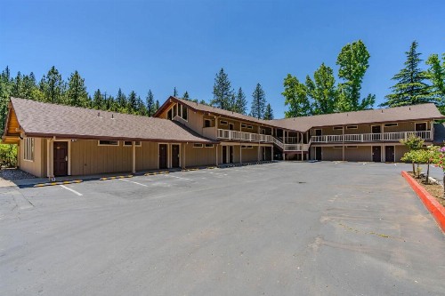Pioneer Inn & Suites - image 33