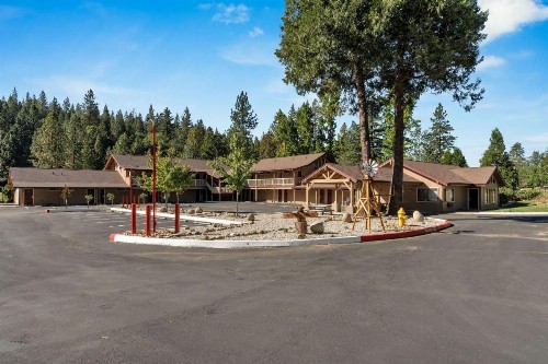 Pioneer Inn & Suites - image 9