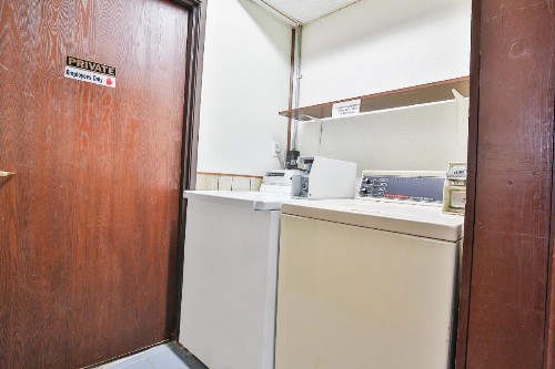 Americas Best Value Inn Pipestone - image 14