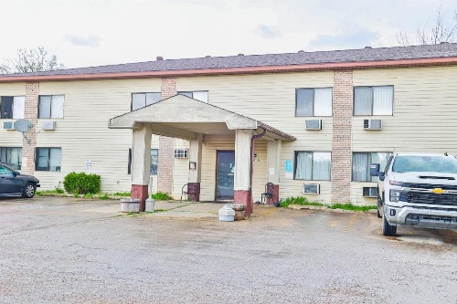 Americas Best Value Inn Pipestone - image 19