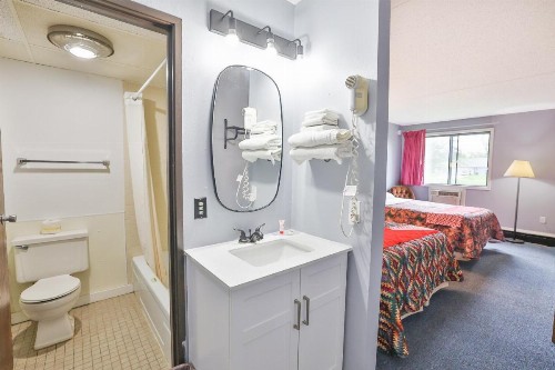 Americas Best Value Inn Pipestone - image 30