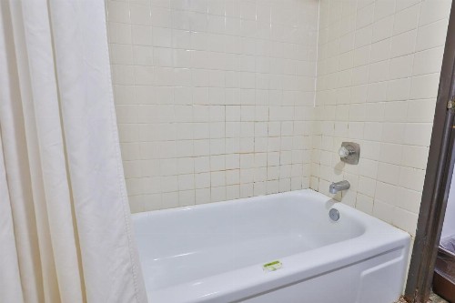 Americas Best Value Inn Pipestone - image 32