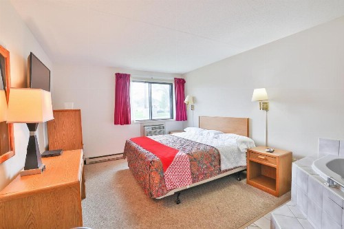 Americas Best Value Inn Pipestone - image 34