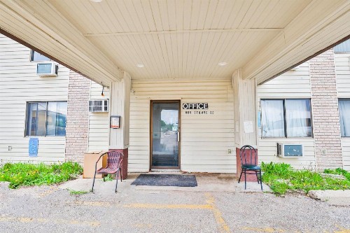 Americas Best Value Inn Pipestone - image 4