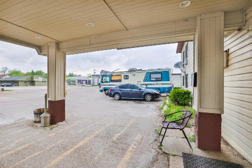 Americas Best Value Inn Pipestone - image 7