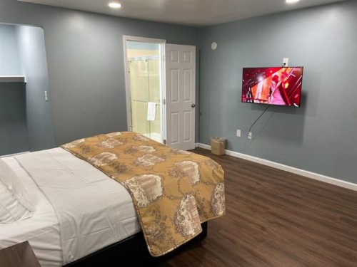 Blue Seal Inn - image 15
