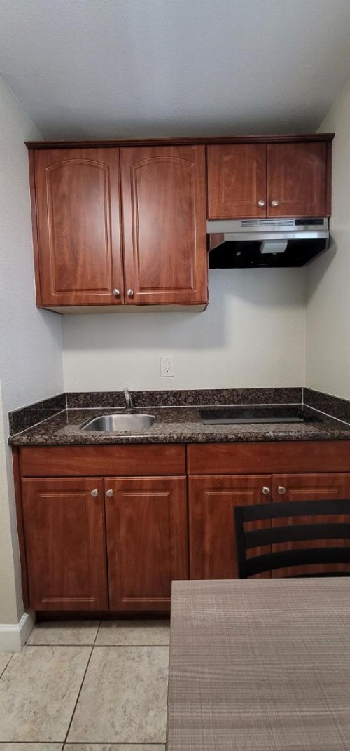 Beachwalker Inn & Suites - image 14
