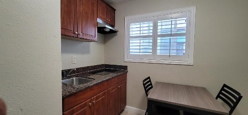 Beachwalker Inn & Suites - image 27