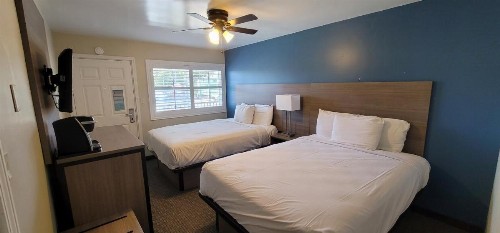 Beachwalker Inn & Suites - image 30
