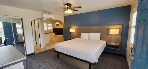 Beachwalker Inn & Suites - image 36
