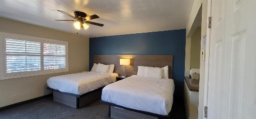 Beachwalker Inn & Suites - image 37