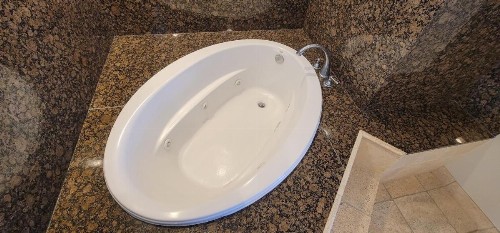 Beachwalker Inn & Suites - image 7