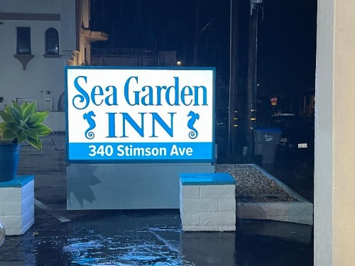 Sea Garden Motel - image 19