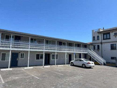 Sea Garden Motel - image 28