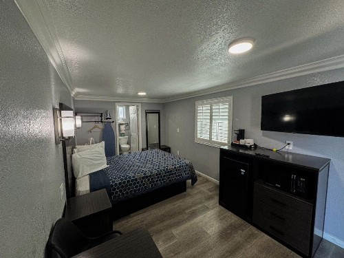 Sea Garden Motel - image 38