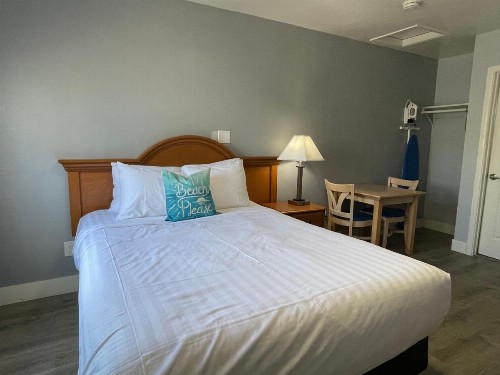 The Palomar Inn - image 27