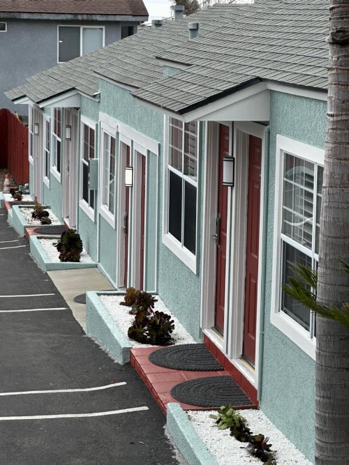 The Palomar Inn - image 3