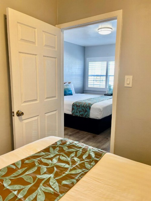The Palomar Inn - image 34