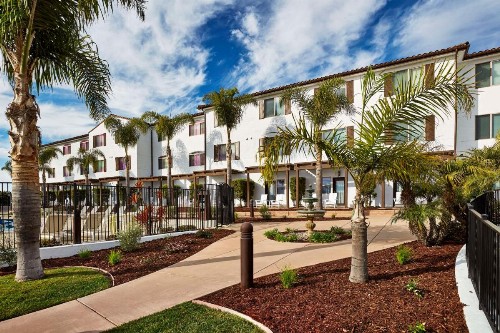 Hilton Garden Inn San Luis Obispo/Pismo Beach - image 2