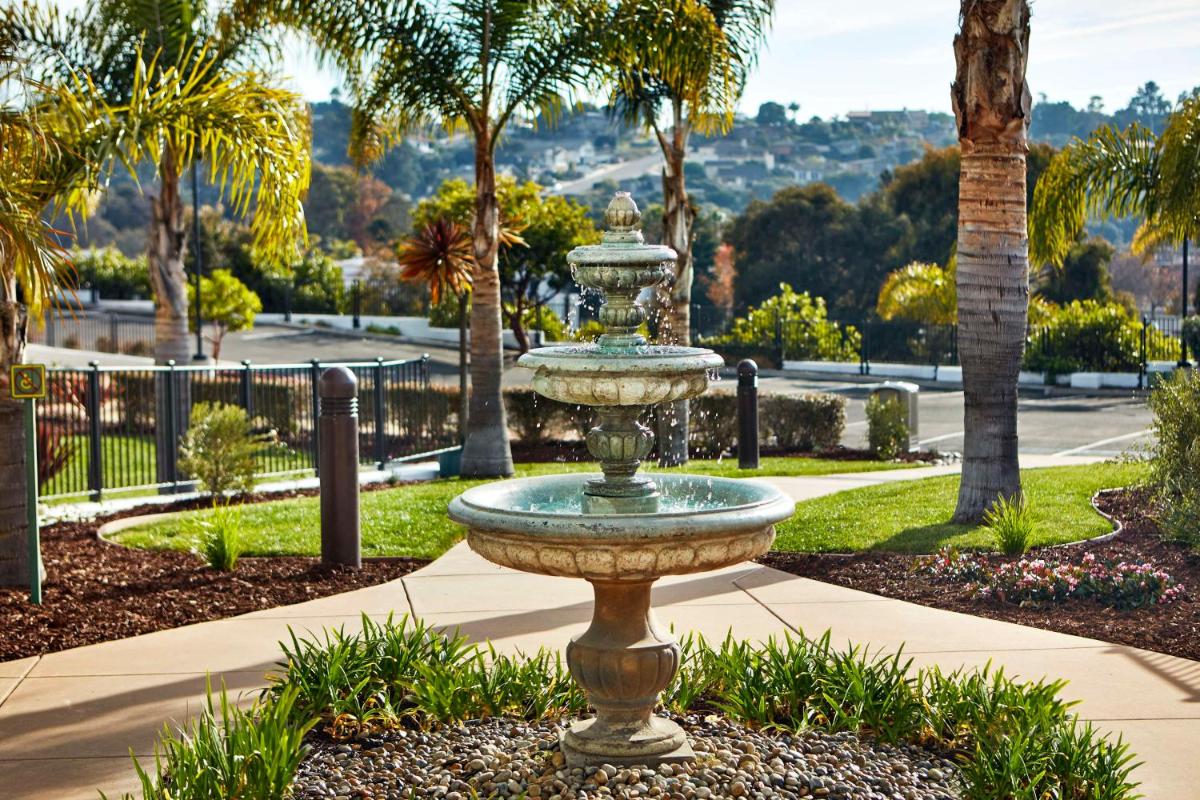 Hilton Garden Inn San Luis Obispo/Pismo Beach - image 6