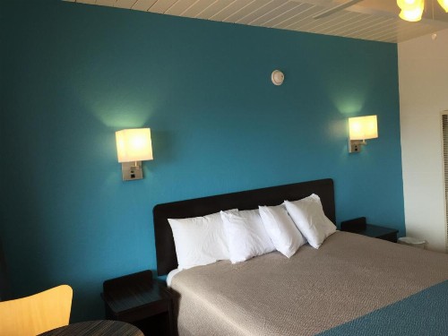 Motel 6 Pismo Beach - Pacific Ocean - image 22