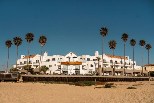 Sandcastle Hotel on the Beach - image 2