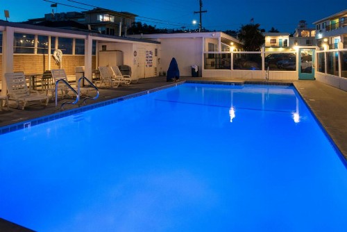 Edgewater Inn and Suites - image 36