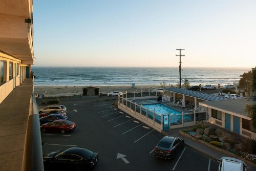 Edgewater Inn and Suites - image 48